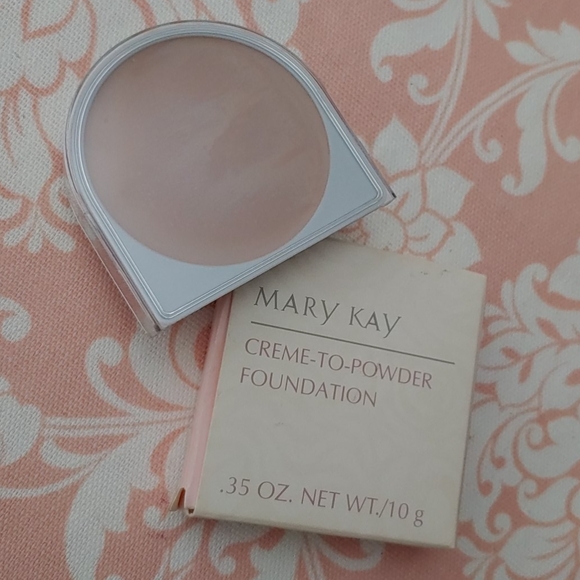 Mary Kay creme to powder foundation beige 4.0